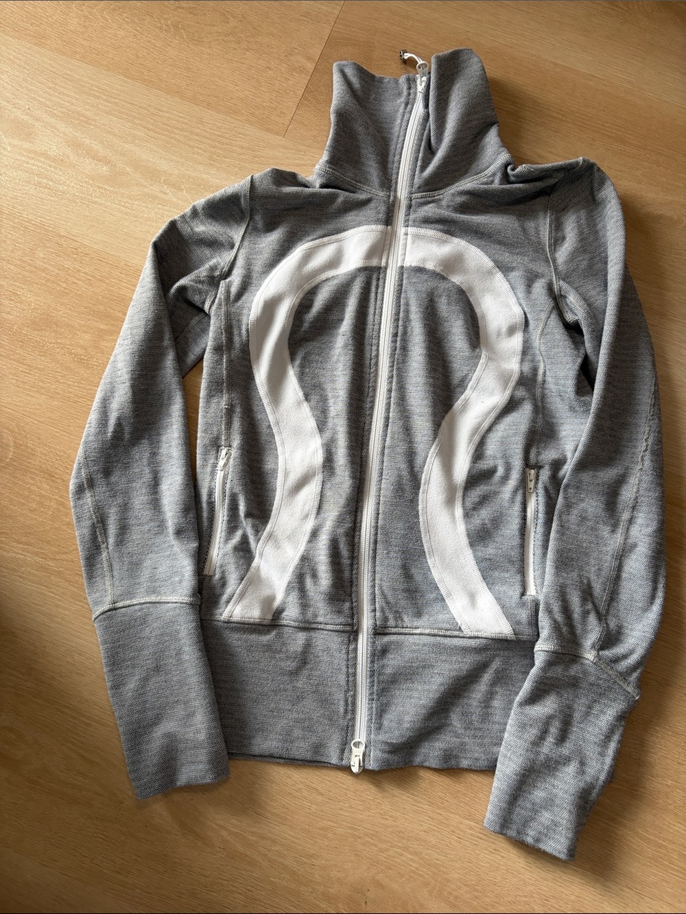 Vintage Define lululemon athletica Gray and White Full-Zip Jacket